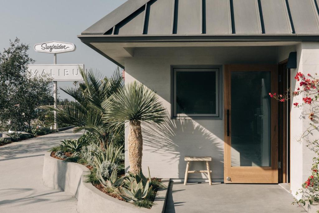 The Surfrider Malibu photo 2
