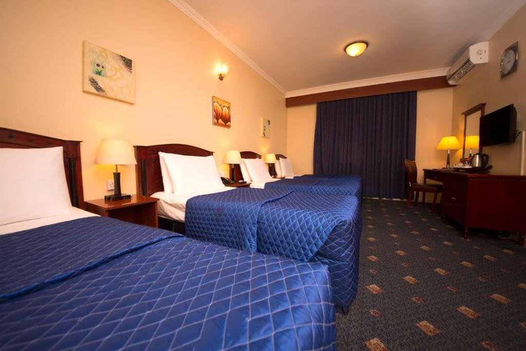 Семейный (Семейный четырехместный номер), Отель Mount Royal Hotel