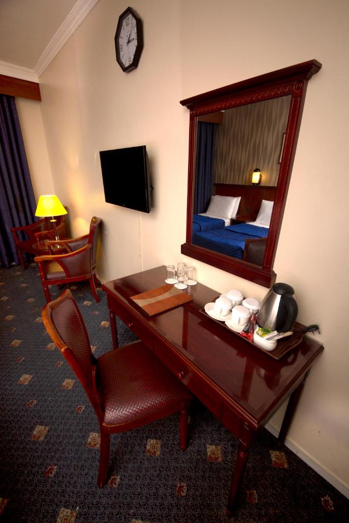 Семейный (Семейный четырехместный номер), Отель Mount Royal Hotel