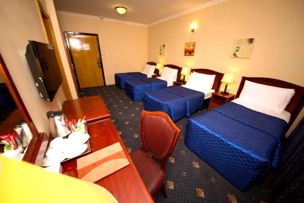 Семейный (Семейный четырехместный номер), Отель Mount Royal Hotel