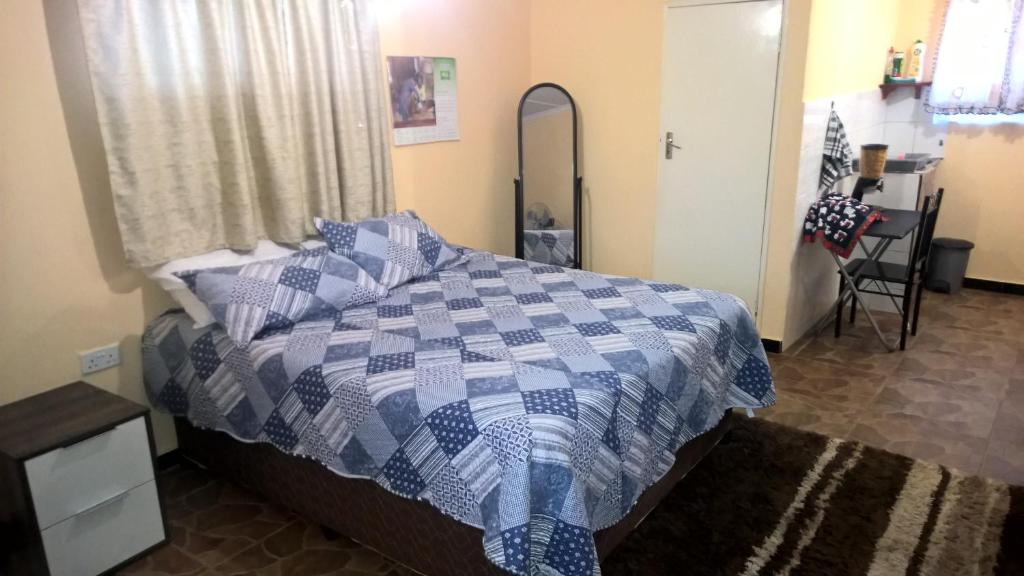 Furnished self-catering bedsitter
