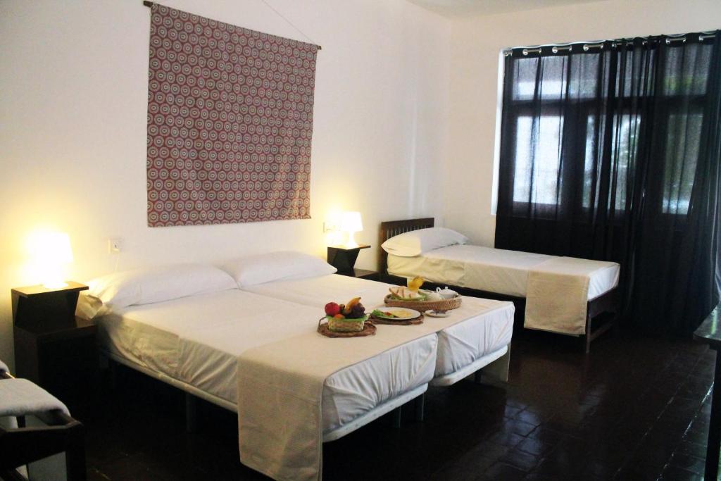 Трехместный (Трехместный номер с видом на город), Coral Seas Beach Hikkaduwa