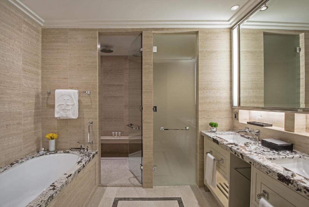 Двухместный (Номер «Делюкс Премьер» с видом на реку), The Langham Chicago