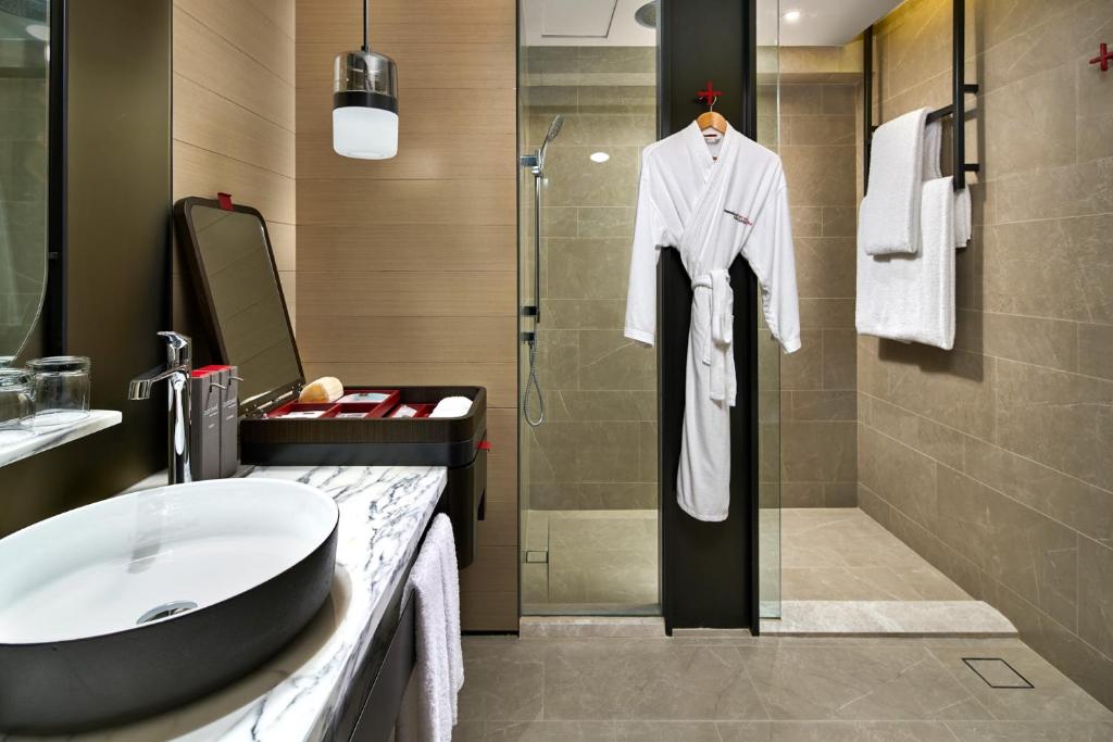 Двухместный (Представительский номер с кроватью размера «king-size»), Swissotel The Stamford