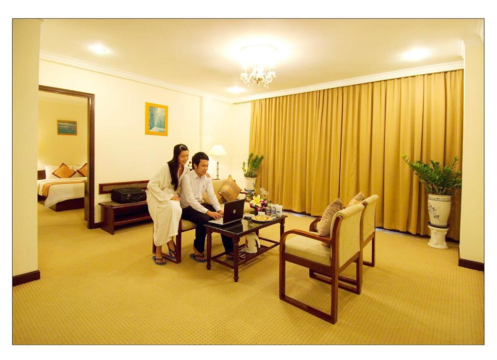 Сьюит (Люкс), Saigontourane Hotel