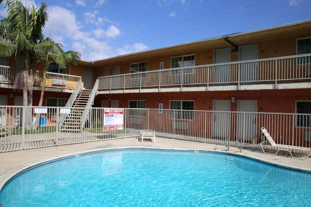 Chateau Inn and Suites image