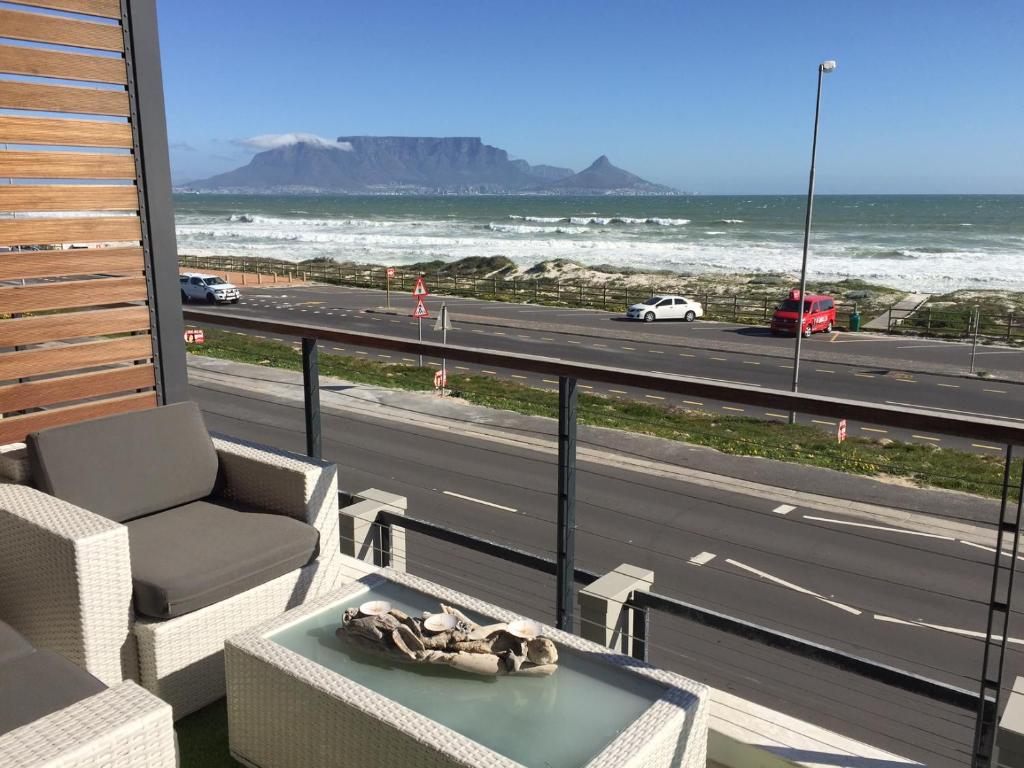 Blouberg Luxury Beachfront Apartment photo 1