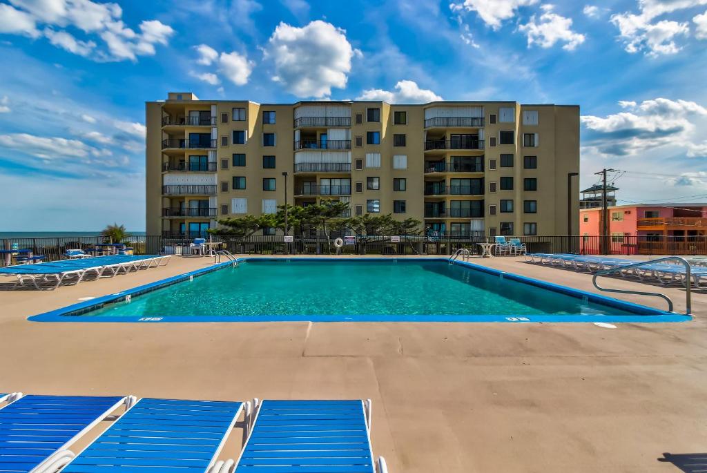9400 Condos photo 1