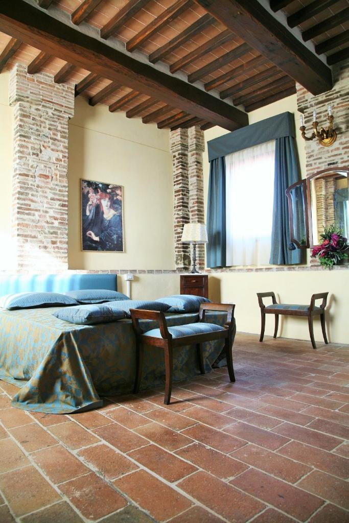 Torre Medioevale d'Uguccione photo 2