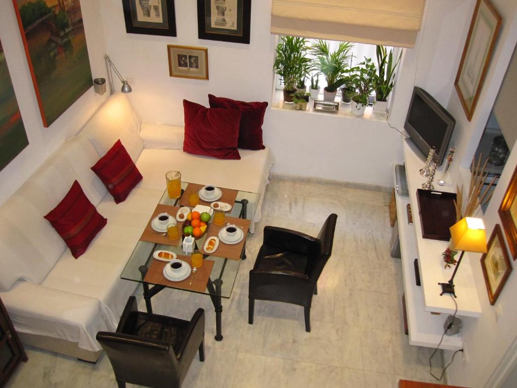 APARTAMENTO EN CENTRO HISTÓRICO con PARKING GRATIS - Tap to explore photos