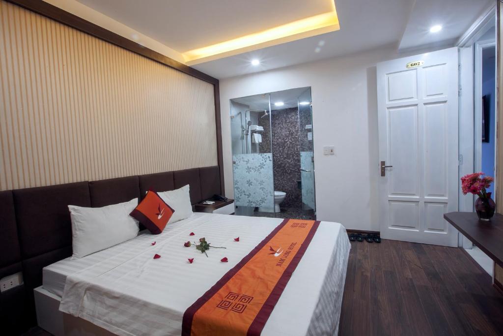 Двухместный (Улучшенный двухместный номер с 1 кроватью), Nam Long Hotel