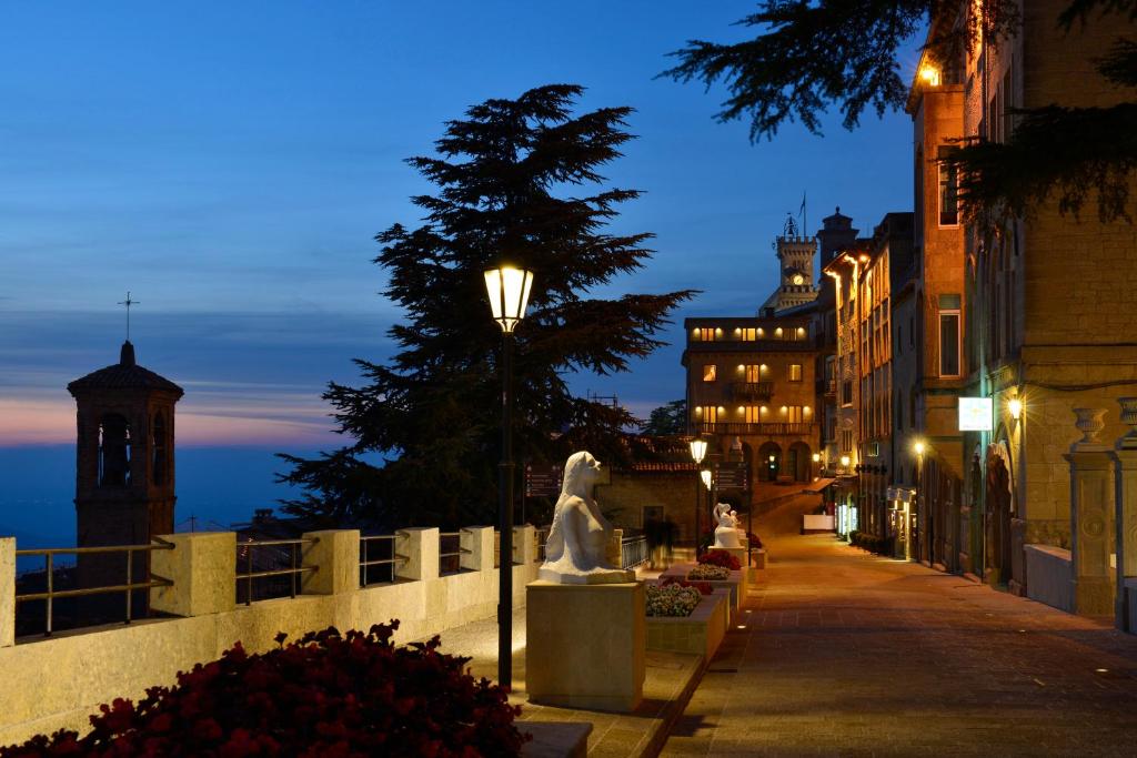 Hotel Titano photo 3
