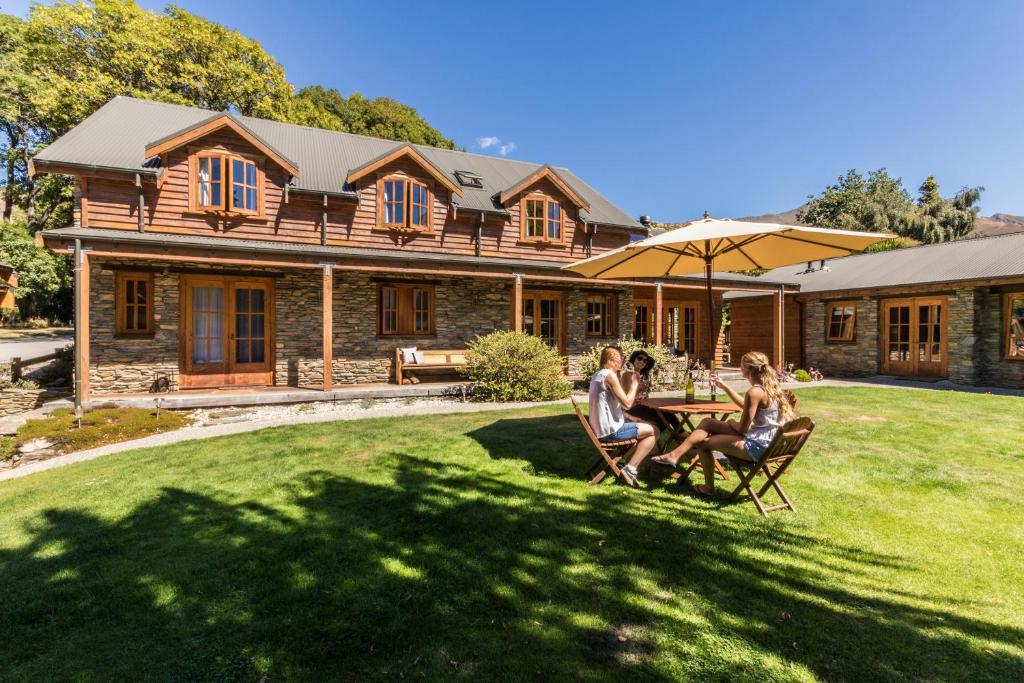 Wanaka Homestead Lodge & Cottages photo 2