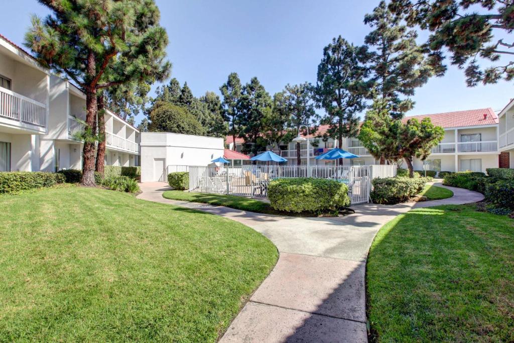Motel 6 Irvine - Orange County Airport image