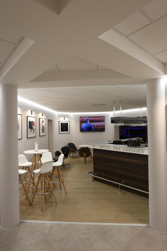 Logis Hotel des Cepages - 입구