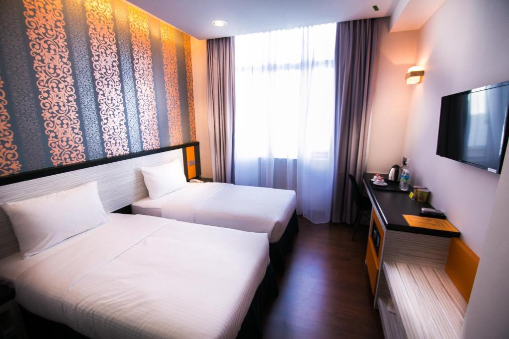 INDRA HOTEL - BOUTIQUE SUITES photo 2