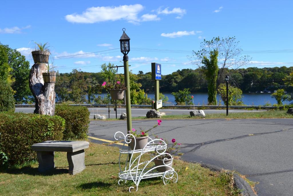 Mount Holyoke Inn image