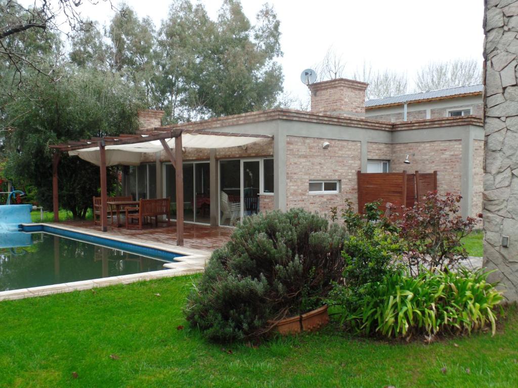 Las Acacias photo 1