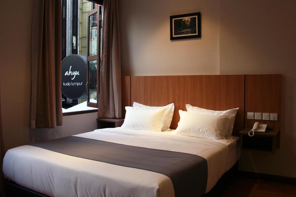 Двухместный (Улучшенный номер с кроватью размера «king-size» (с окном)), Ahyu Hotel