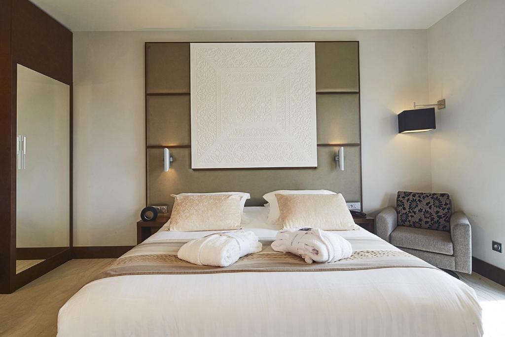 Kyriad Prestige Lyon Est - Saint Priest Eurexpo Hotel and SPA photo 2