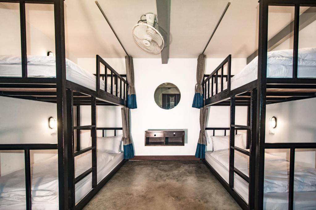 Номер (Кровать в общем номере с 4 кроватями), Balcony Party Hostel - Adult Only +18