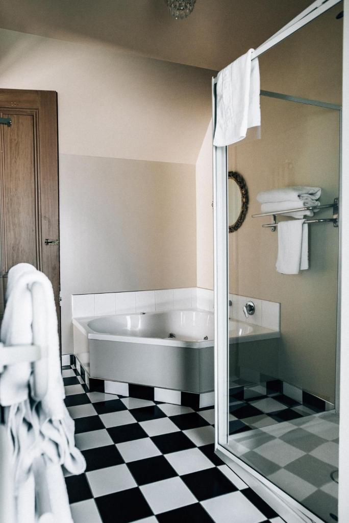 The Grange Boutique B & B - Tap to explore photos