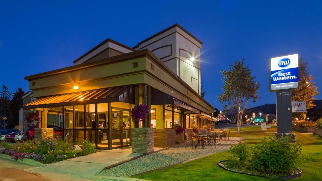 Best Western Alpenglo Lodge image
