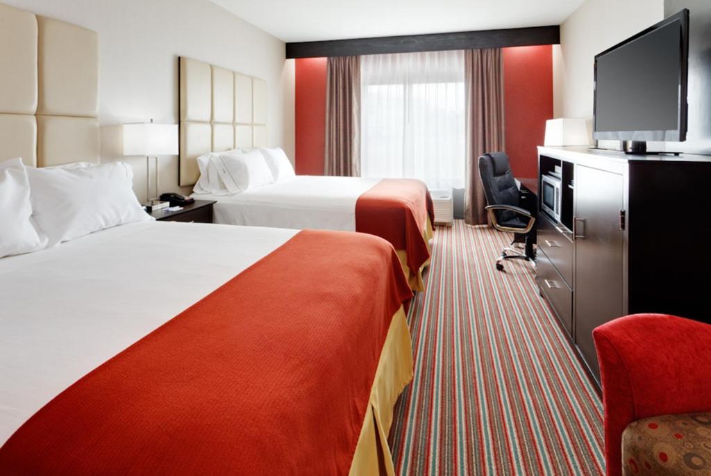 Holiday Inn Express & Suites Northeast, an IHG Hotel photo 4