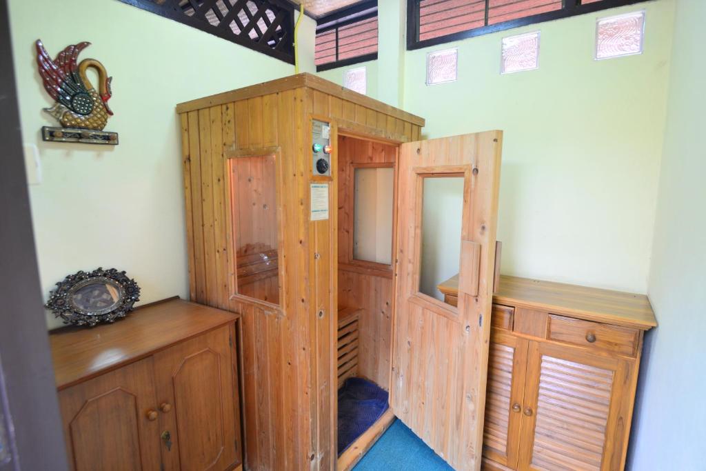 Viang Yonok Hotel, Restaurant, Sports Club photo 4