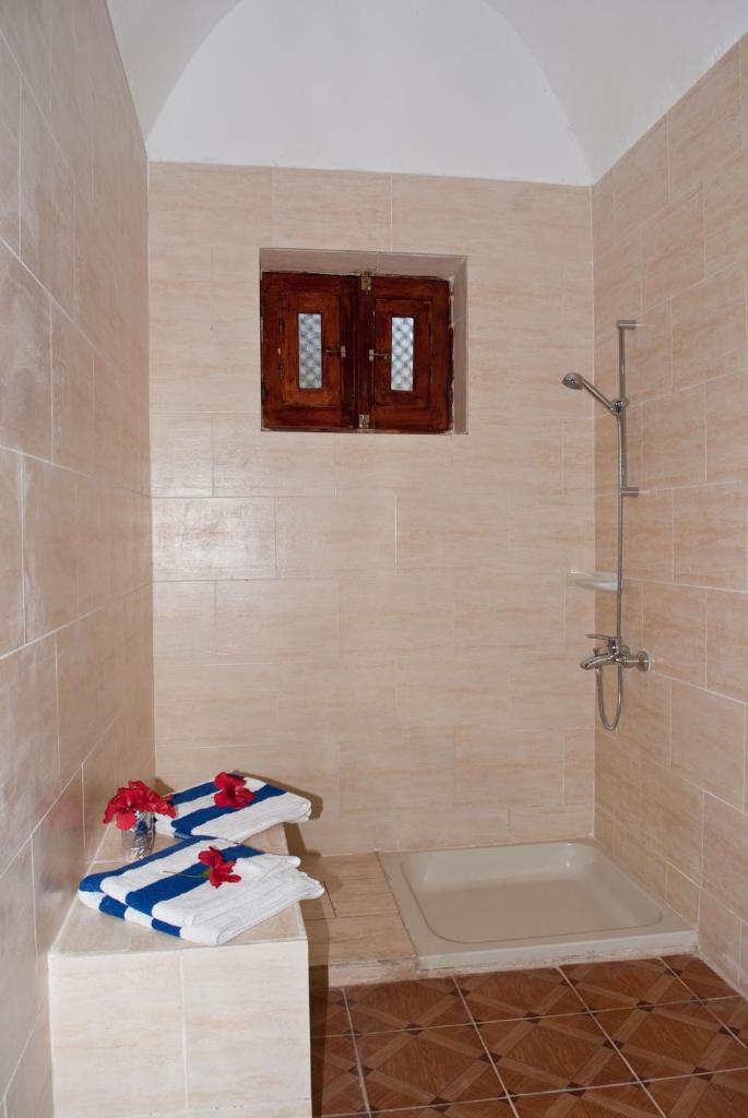 Номер (Бунгало с видом на сад (для 3 взрослых)), Al Baeirat Hotel