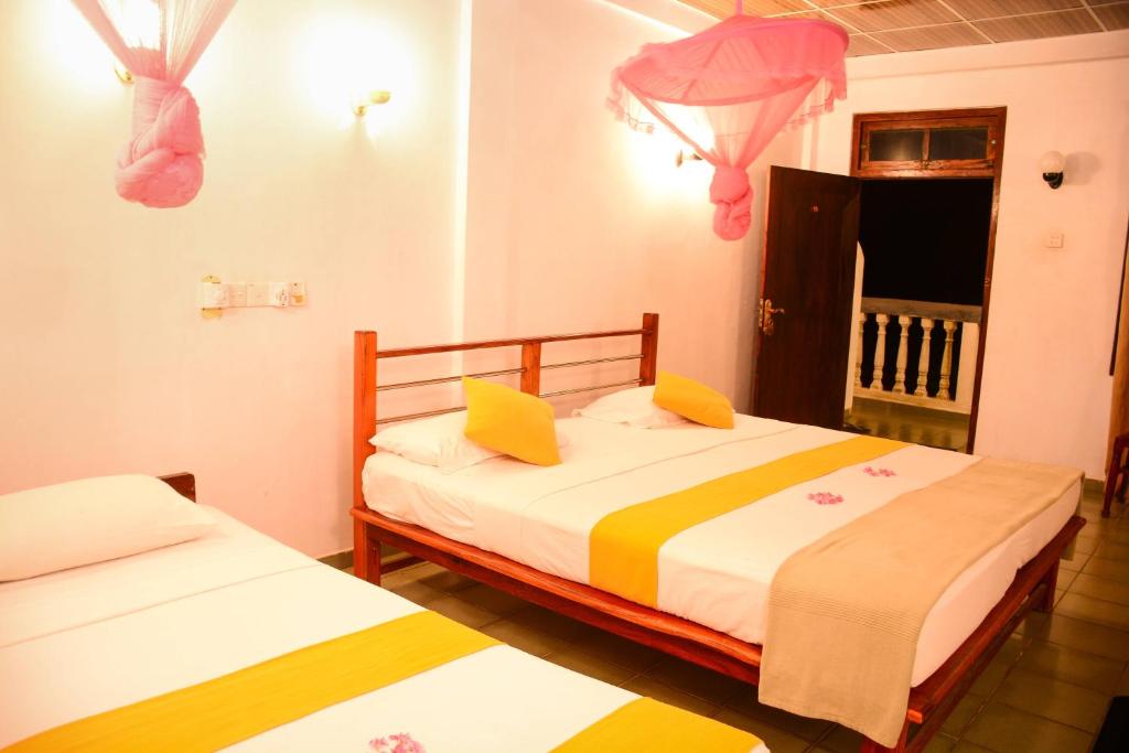 Двухместный (Двухместный номер Делюкс с 2 отдельными кроватями), Shanthi Beach Resort