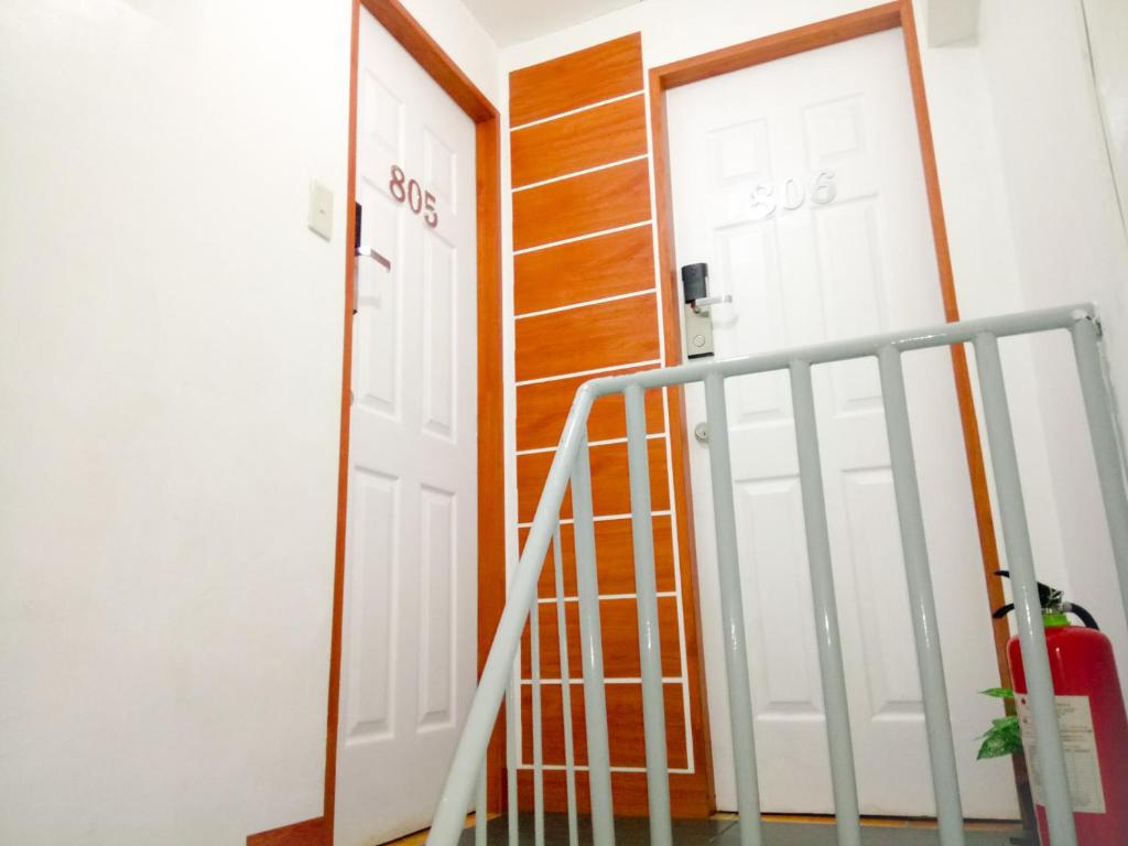 8 Hostel at Quiapo - Tap to explore photos