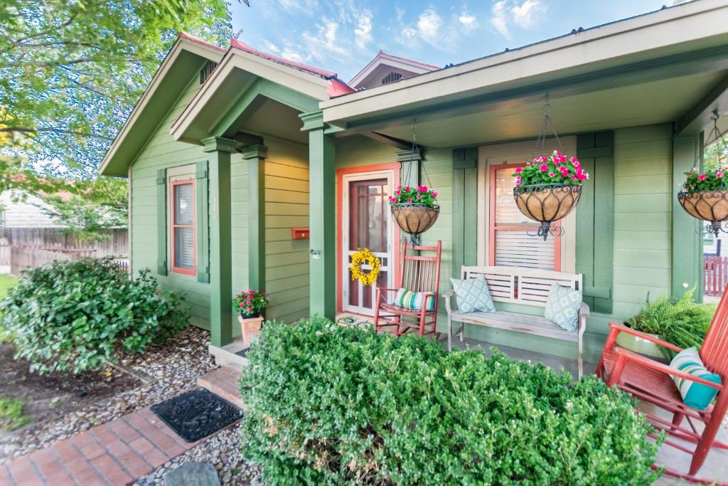 Agape Front Cottage photo 2
