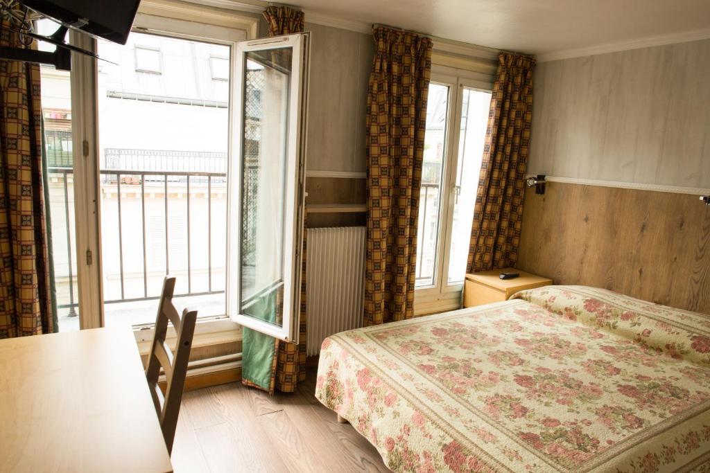 Двухместный (Двухместный номер с 1 кроватью и видом на улицу), Hotel Fiat