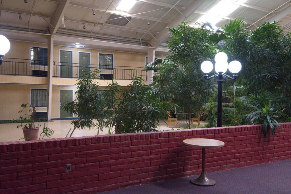 Econo Lodge Elk City photo 3