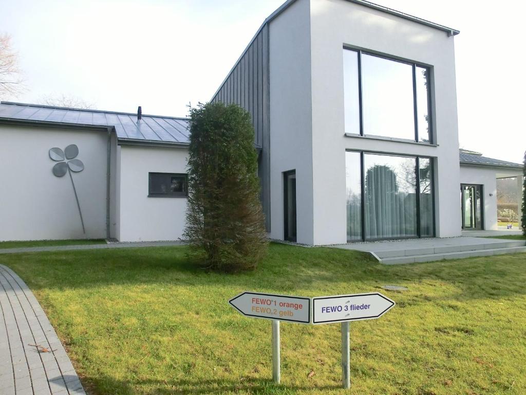 Kleeblatthaus WG flieder photo 2
