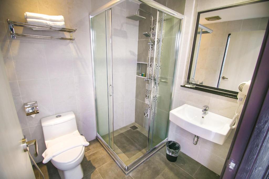 Indra Hotel - Boutique Suites - Tap to explore photos