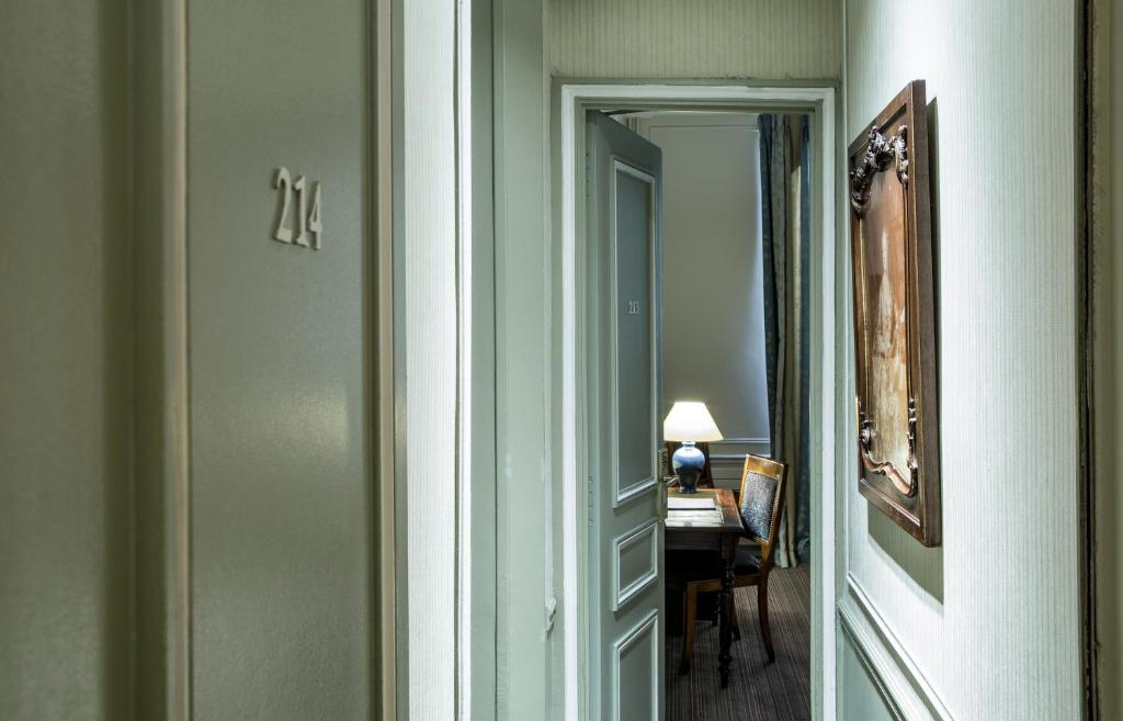 Семейный (Смежный семейный номер), Hôtel Mansart - Esprit de France