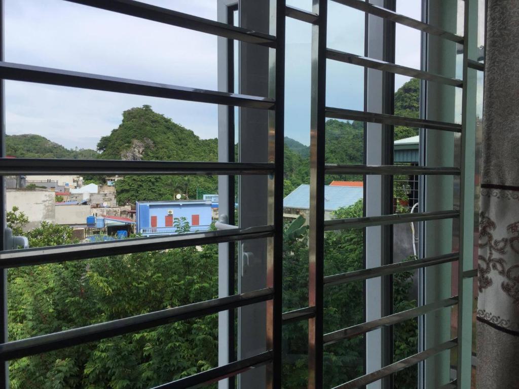 Одноместный (Стандартный одноместный номер с видом на горы), Cat Ba Central Homestay