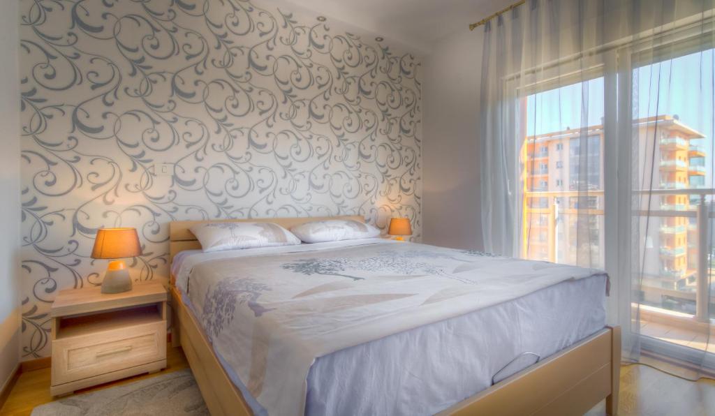 Delta Capital Apartment photo 4