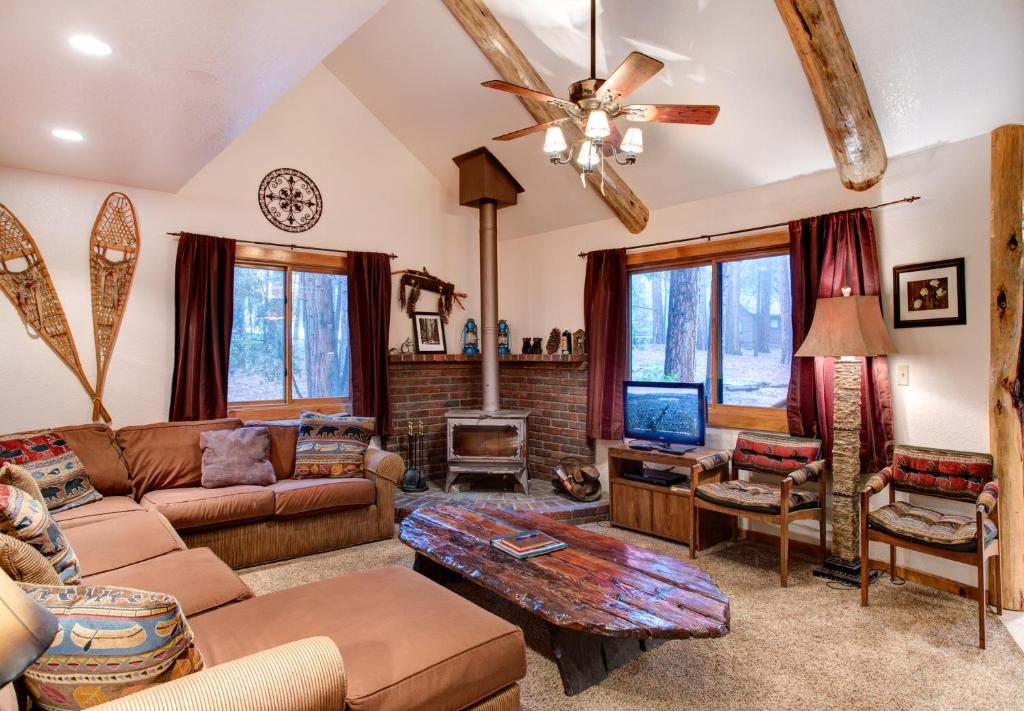 2N Big Pine Lodge photo 4
