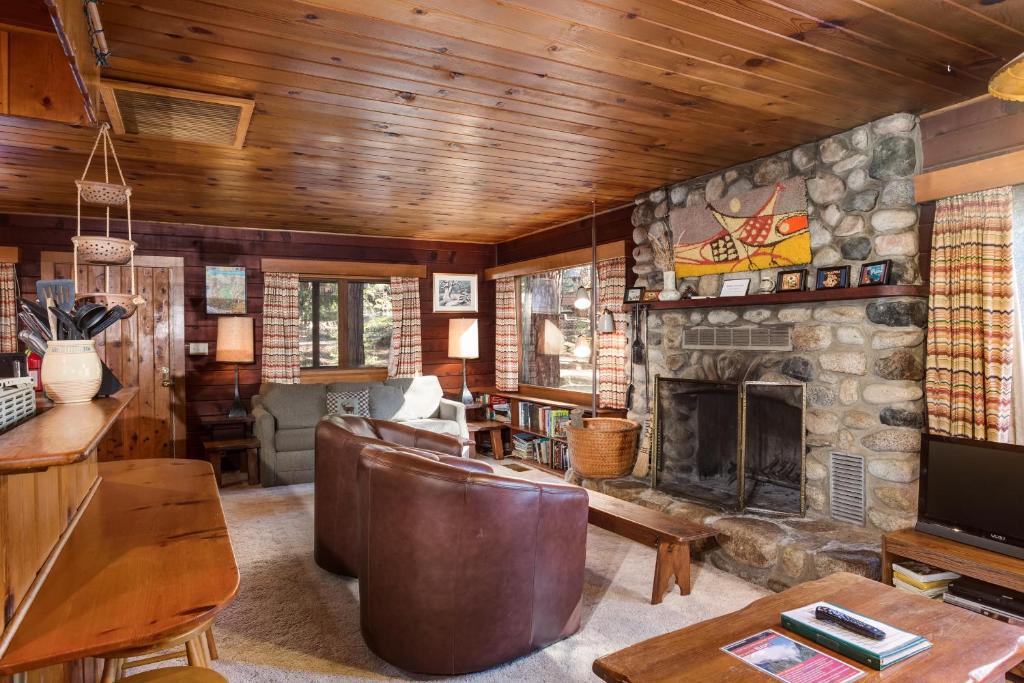 53 Creekside Cabin photo 3