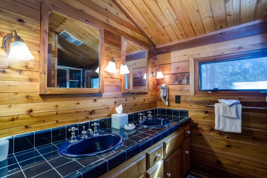 41A Cedar Chalet photo 4