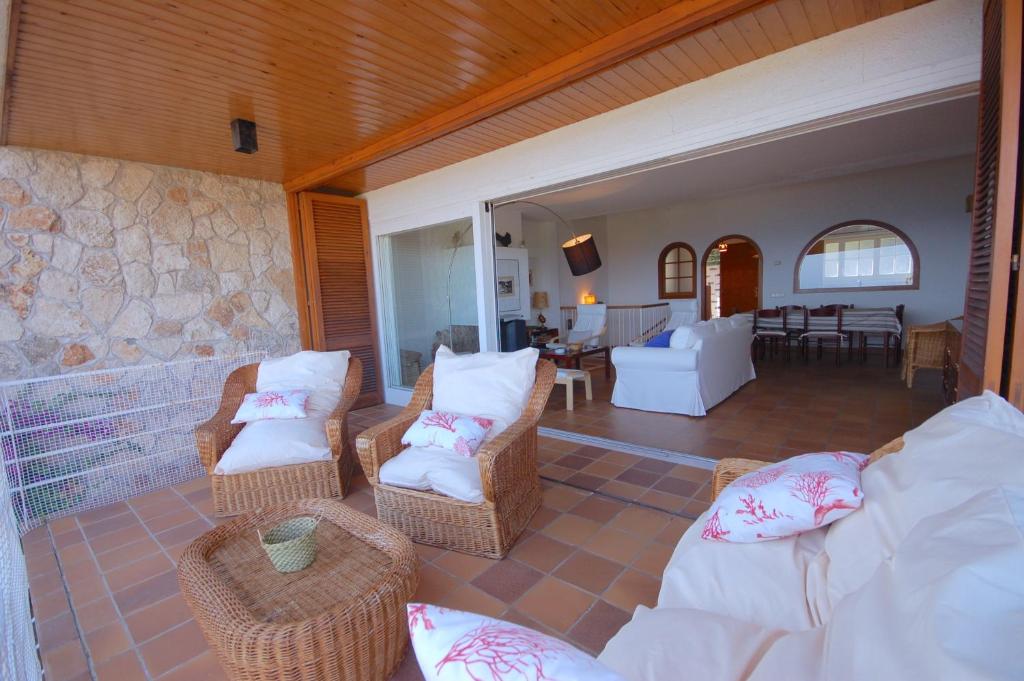 Lets Holidays Sailor House with Sea Views photo 2