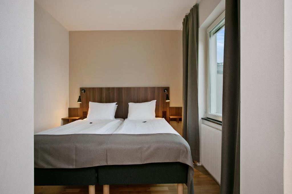Трехместный (Стандартный трехместный номер), First Hotel Brommaplan