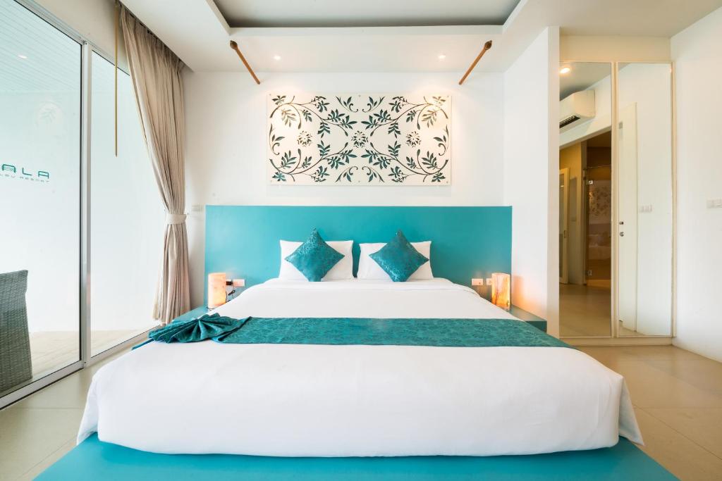 Сьюит (Суперлюкс с бассейном и частичным видом на море), Amala Grand Bleu Resort