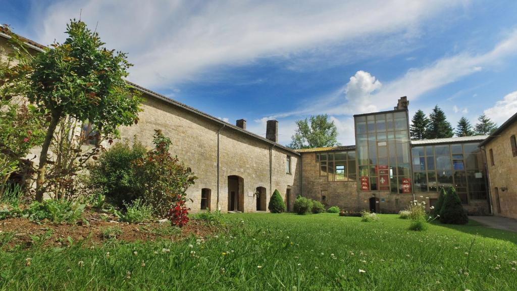 VVF Château sur la Vienne Lac de Vassivière photo 2