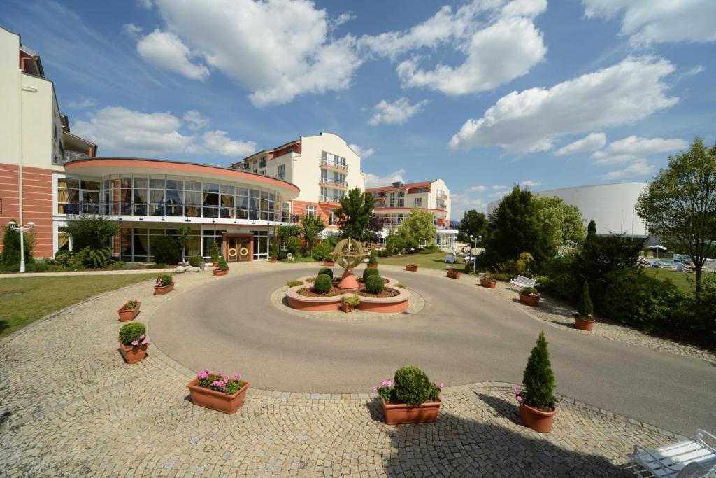 The Monarch Hotel photo 2
