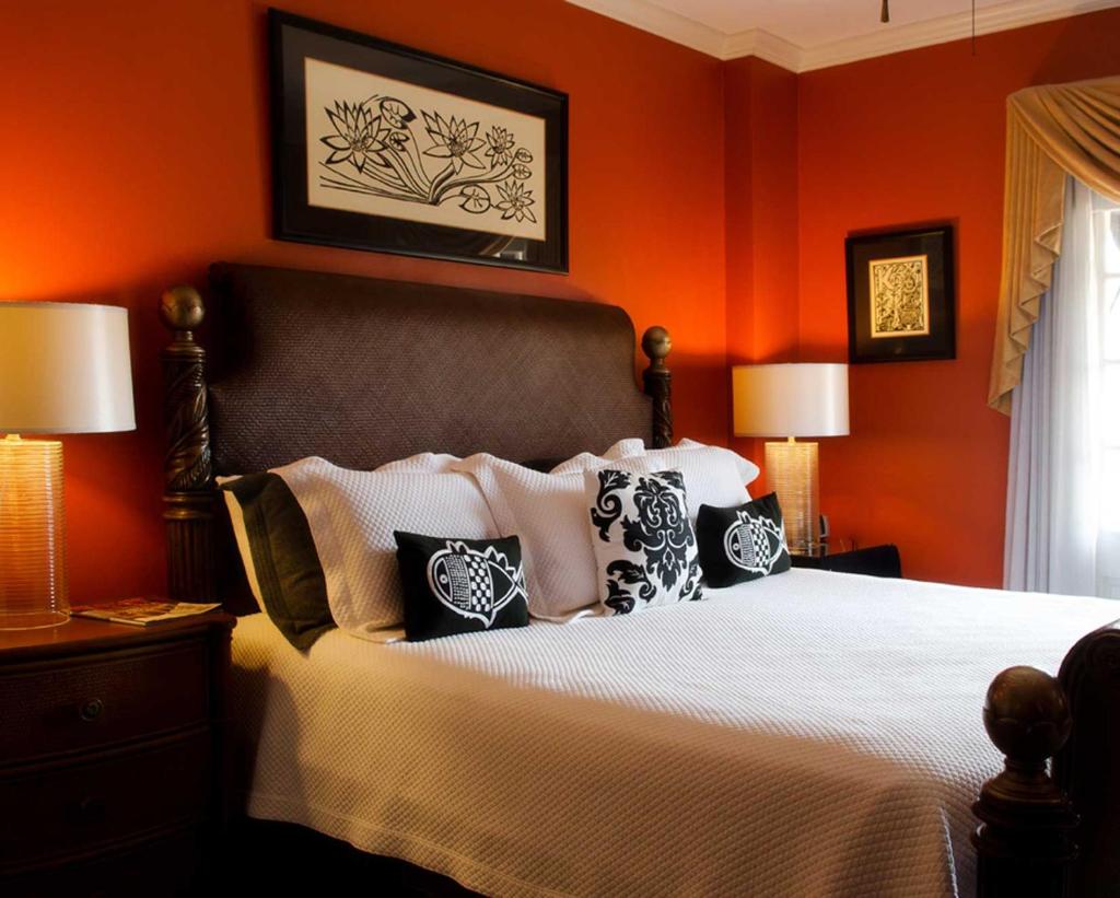 Old Capitol Inn image
