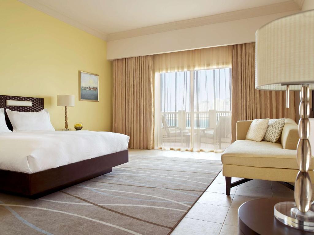 Семейный (Вилла с 2 спальнями на верхнем этаже), Grand Hyatt Doha Hotel & Villas